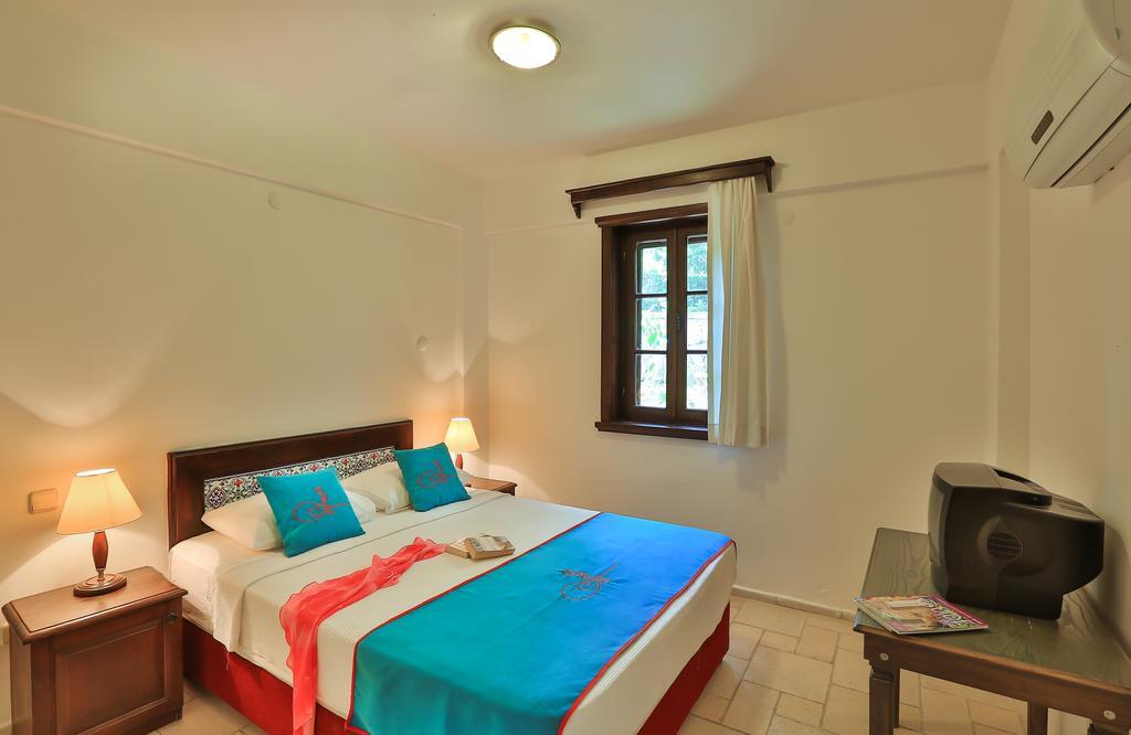 Sunny Garden Nilufer Hotel Turgutreis Exterior foto